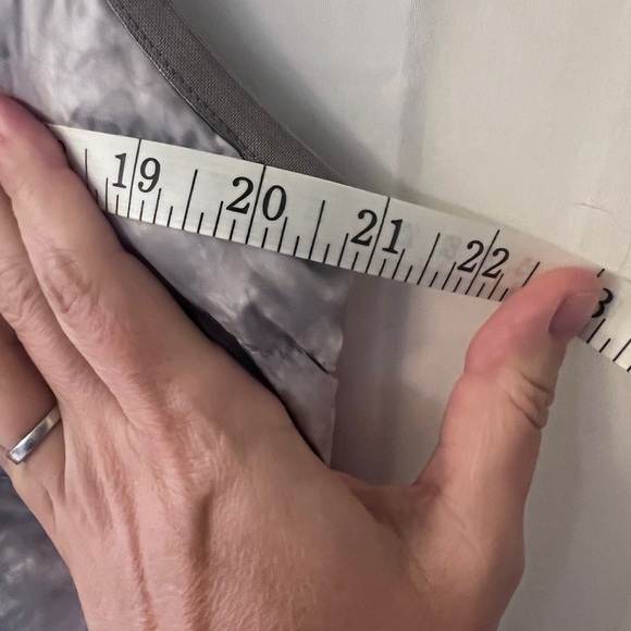 Eddie Bauer down puffer vest women’s size Medium - Picture 8 of 8